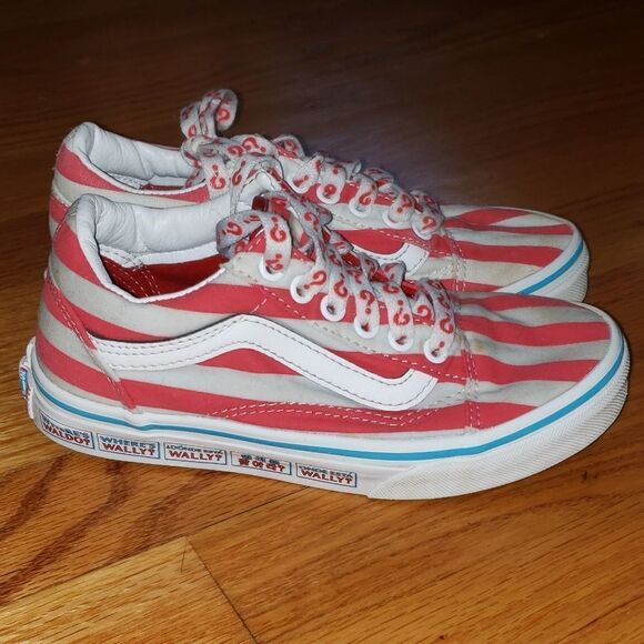 Vans where's Waldo Sneakers - Picture 1 of 9